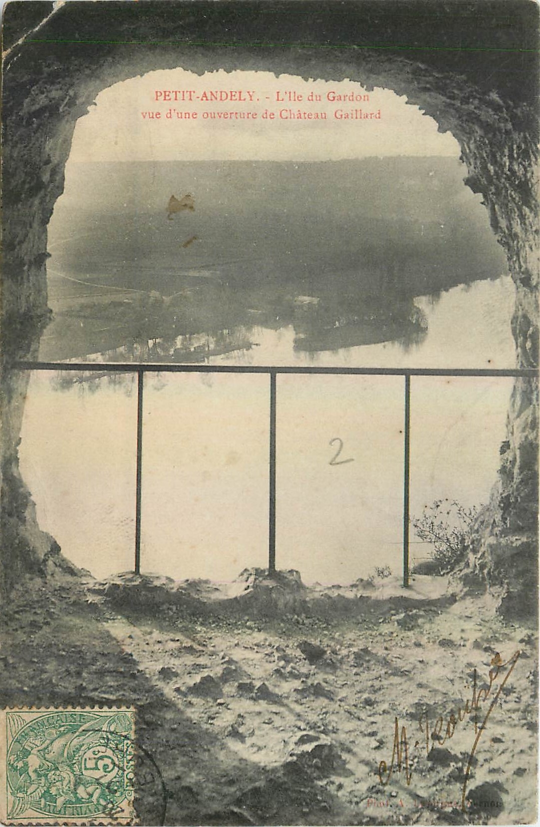 CPA Petit Andely L'lle du Gardon vue d'une ouversure de Chateau Gaillard