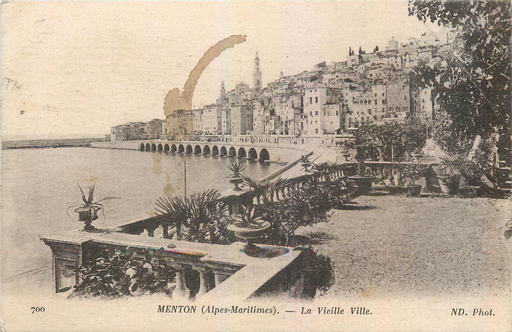 CPA Menton Alpes Maritimes La Vieille Ville 