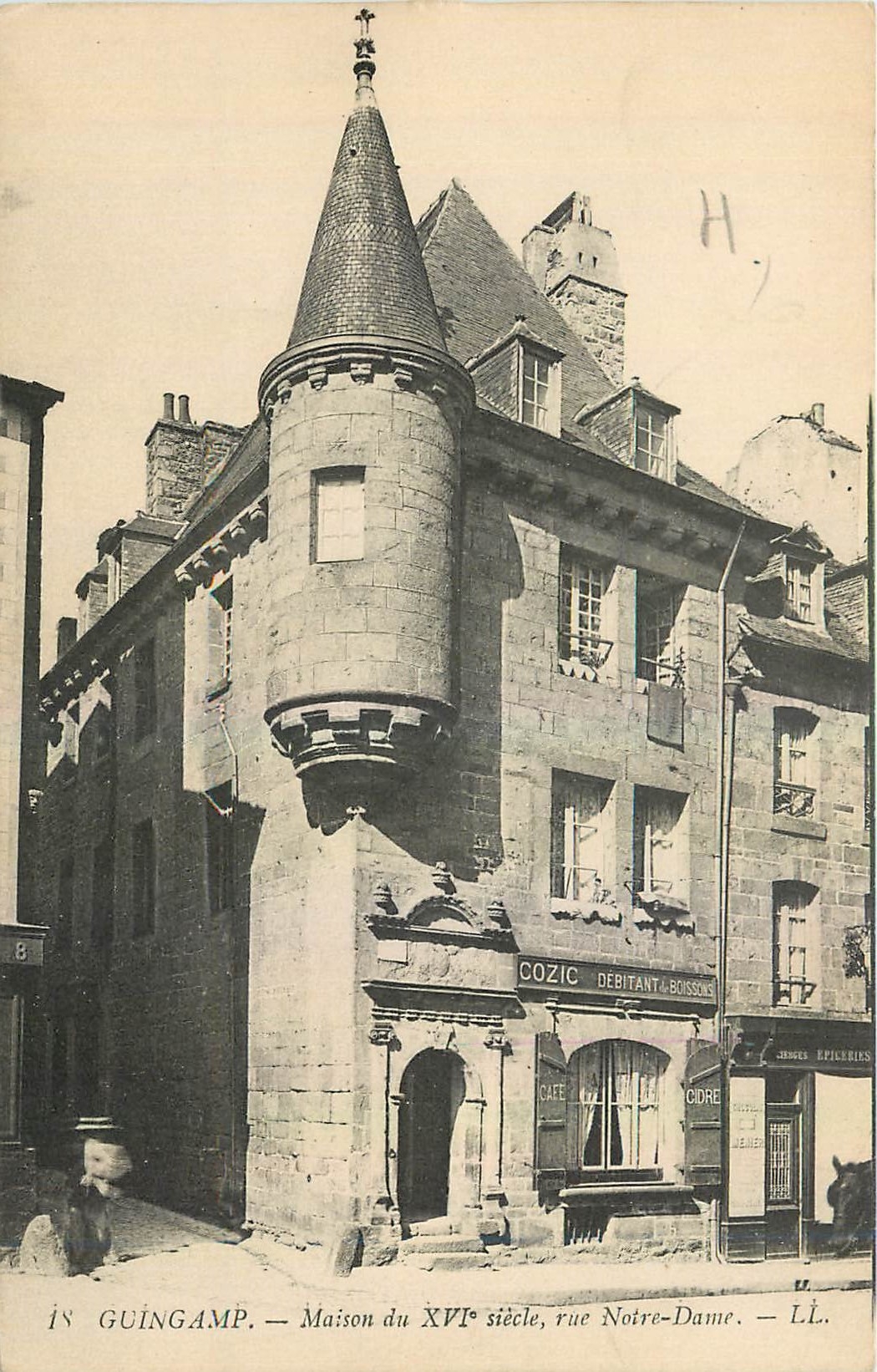 CPA Guingamp Maison du XVI siecle rue Notre Dame 