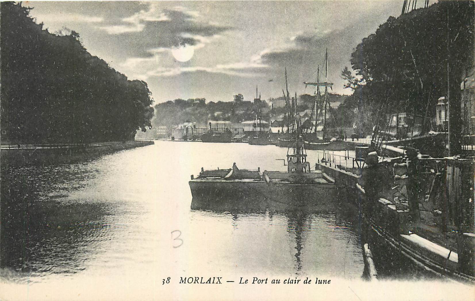 CPA Morlaix Le Port ai clair de lune Bateaux