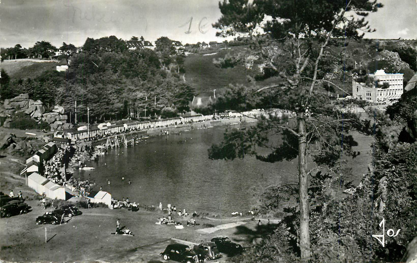 CPM Trebeurden C du N Trez Meur la grande plage vue du Castel