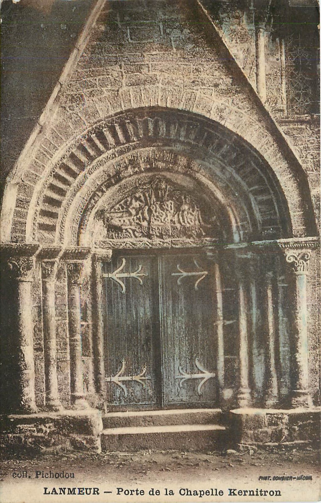 CPA Lanmeur Porte de la Chapelle Kernitron 