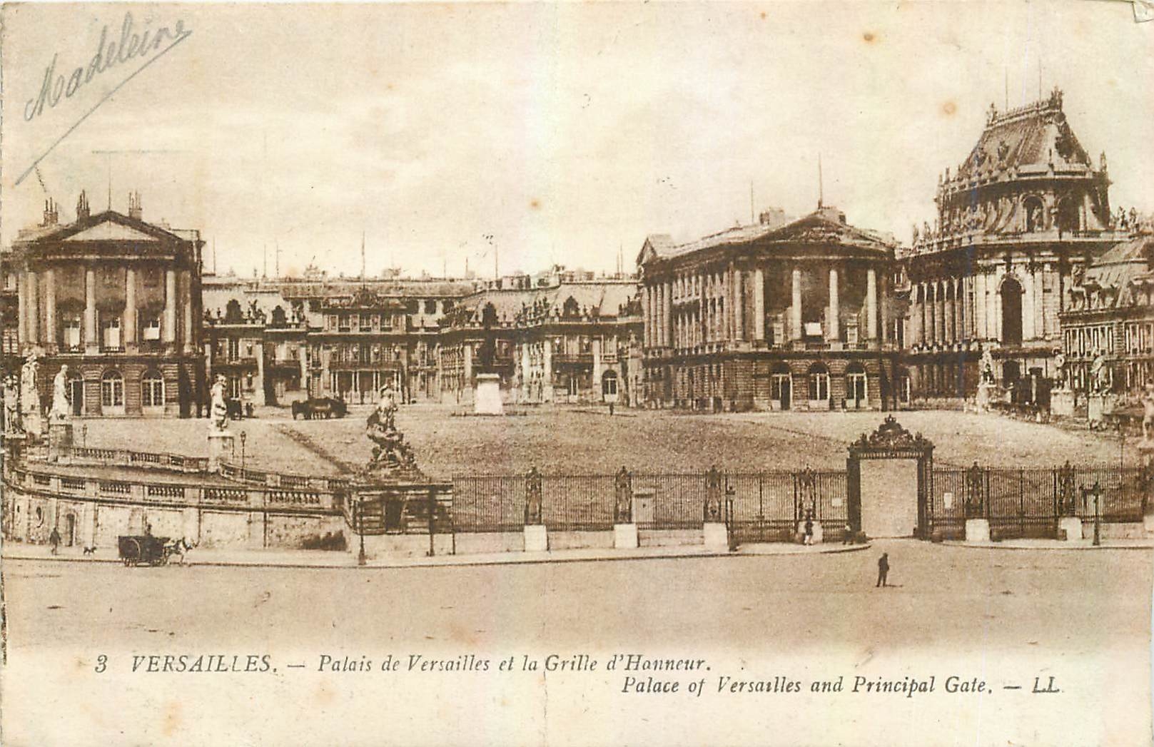 CPA Versailles Palais de Versailles et la Grille d'Honneur 