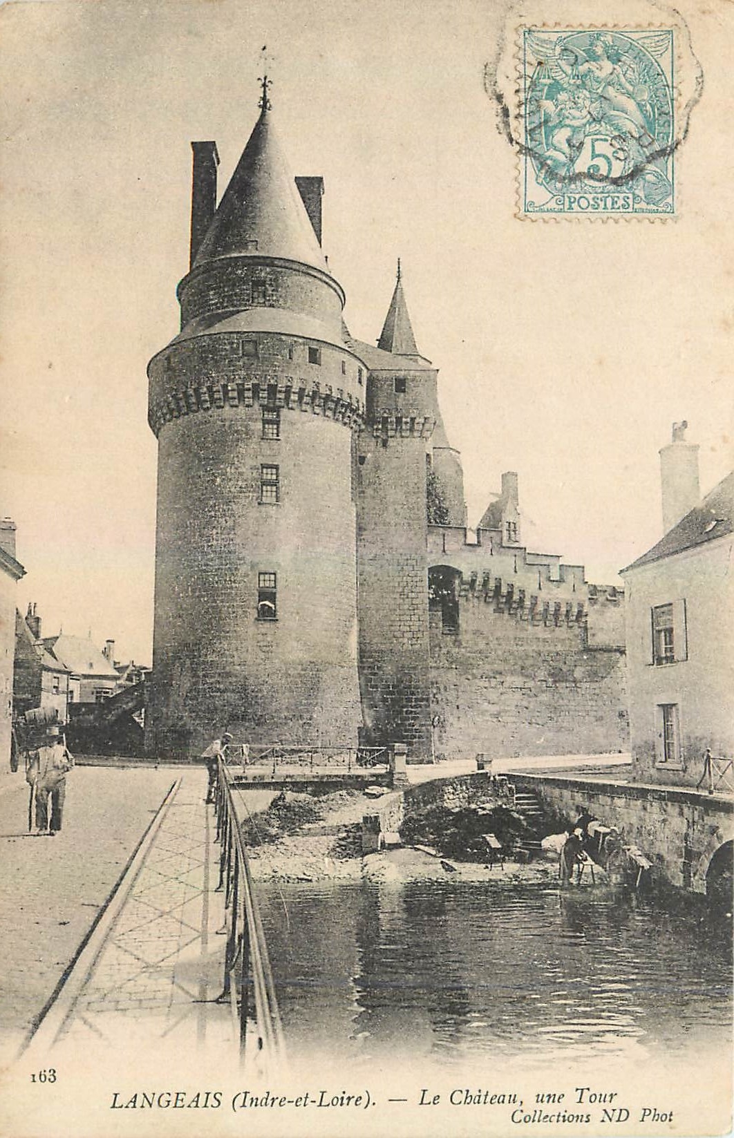 CPA Langeais Indre et Loire Le chateau une Tour 