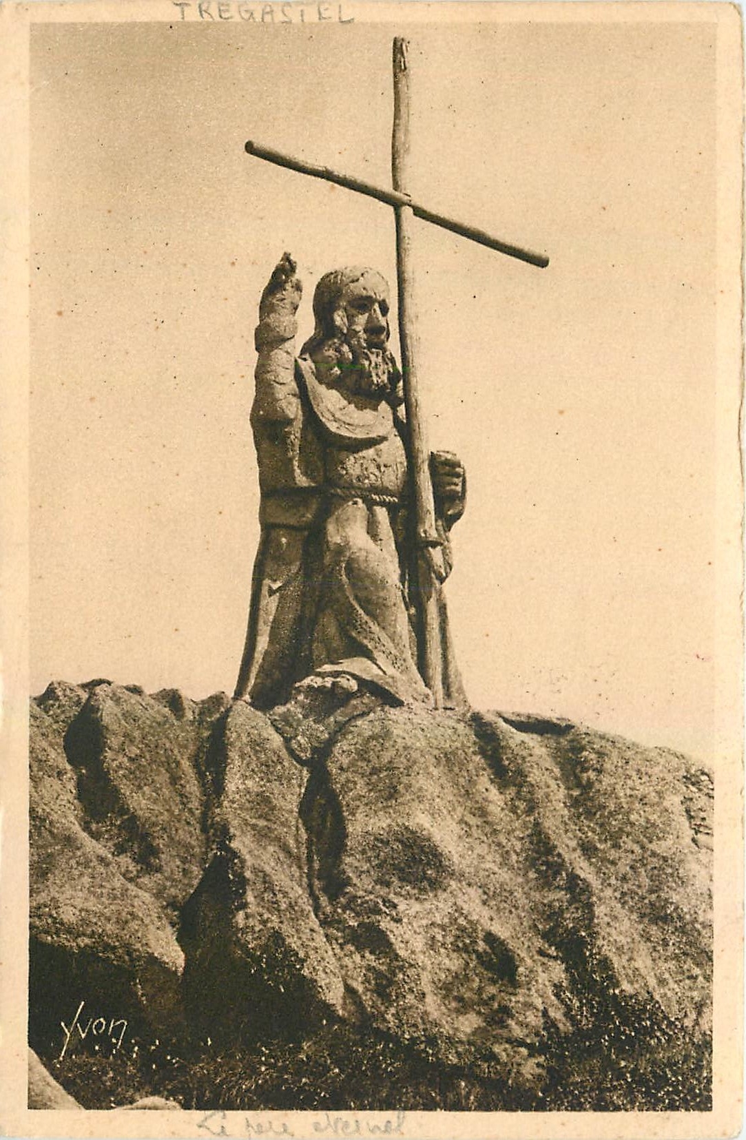 CPA Tregastel Cotes du Nord La Pere Eternel
