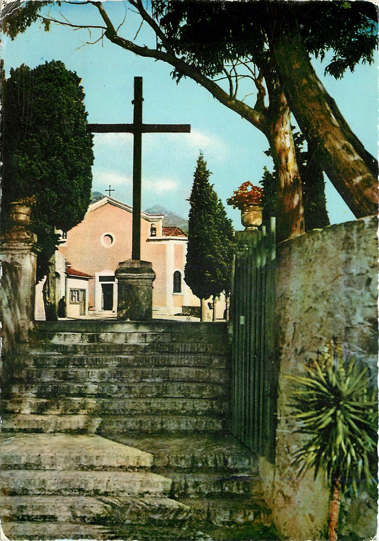 CPM Menton AM ND de l'Annonciade Arrivee sur la terrasse