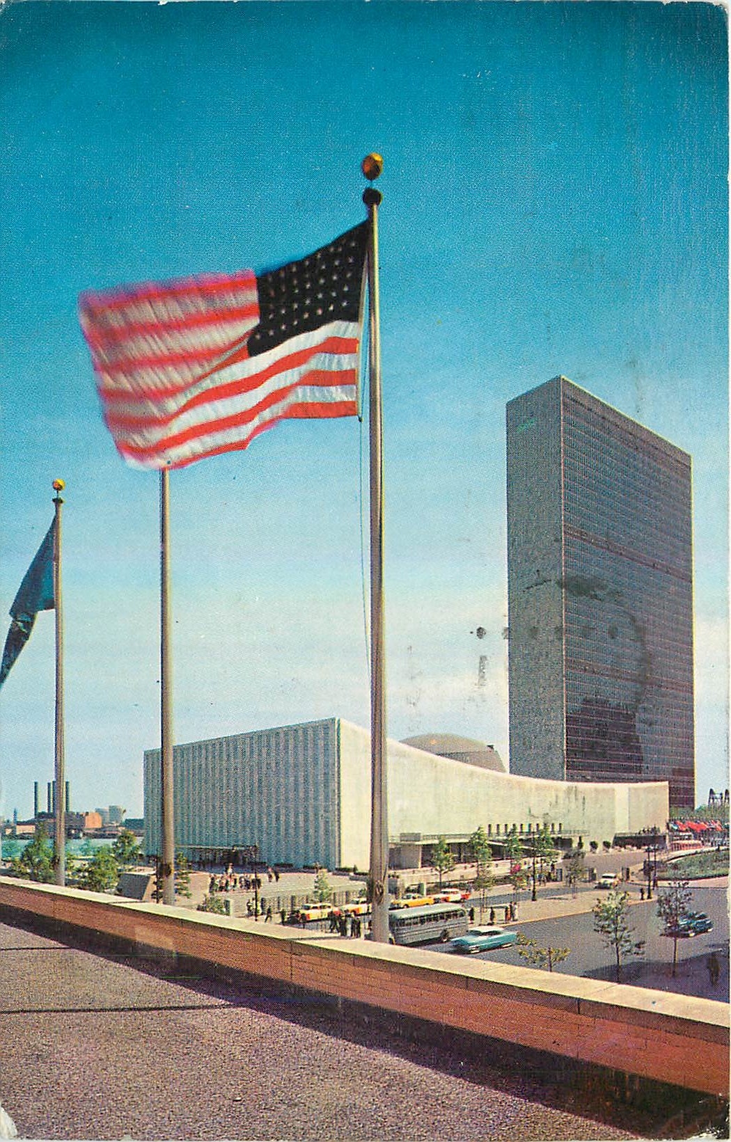 CPM United Nations Buildings with American Flag flying New York City 