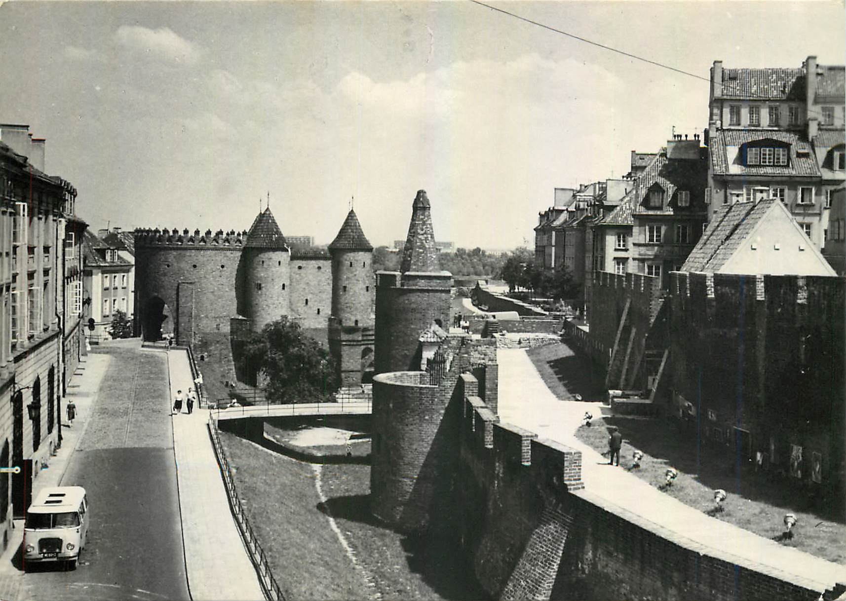 CPM Warszawa Mury obronne i Berbakan 