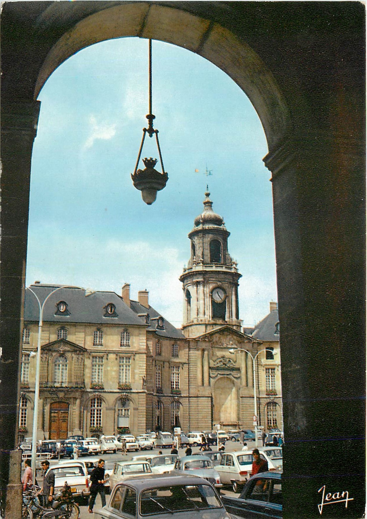 CPM La Braeagne Rennes (I et V) Arcade et place de l'Hotel de ville
