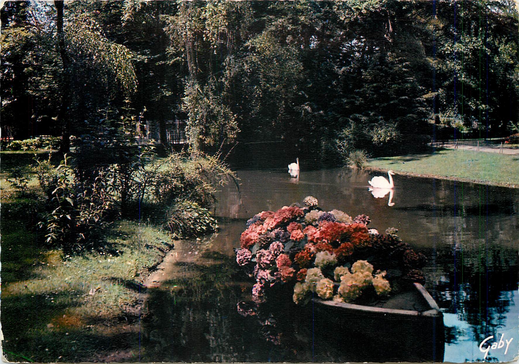 CPM Tour (I et L) Un coin charmant du jardin botanique la Barque d'Hortensias