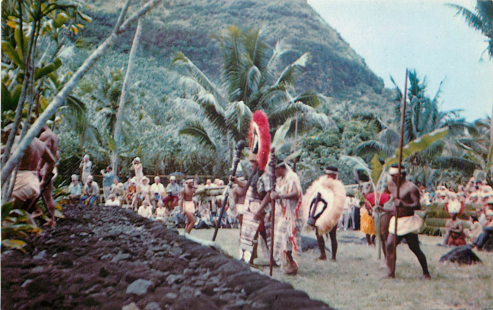 CPM Reconstitution historique de la ceremonie d'intronisation d'un roi Tahitien au Marae Arahurahu a