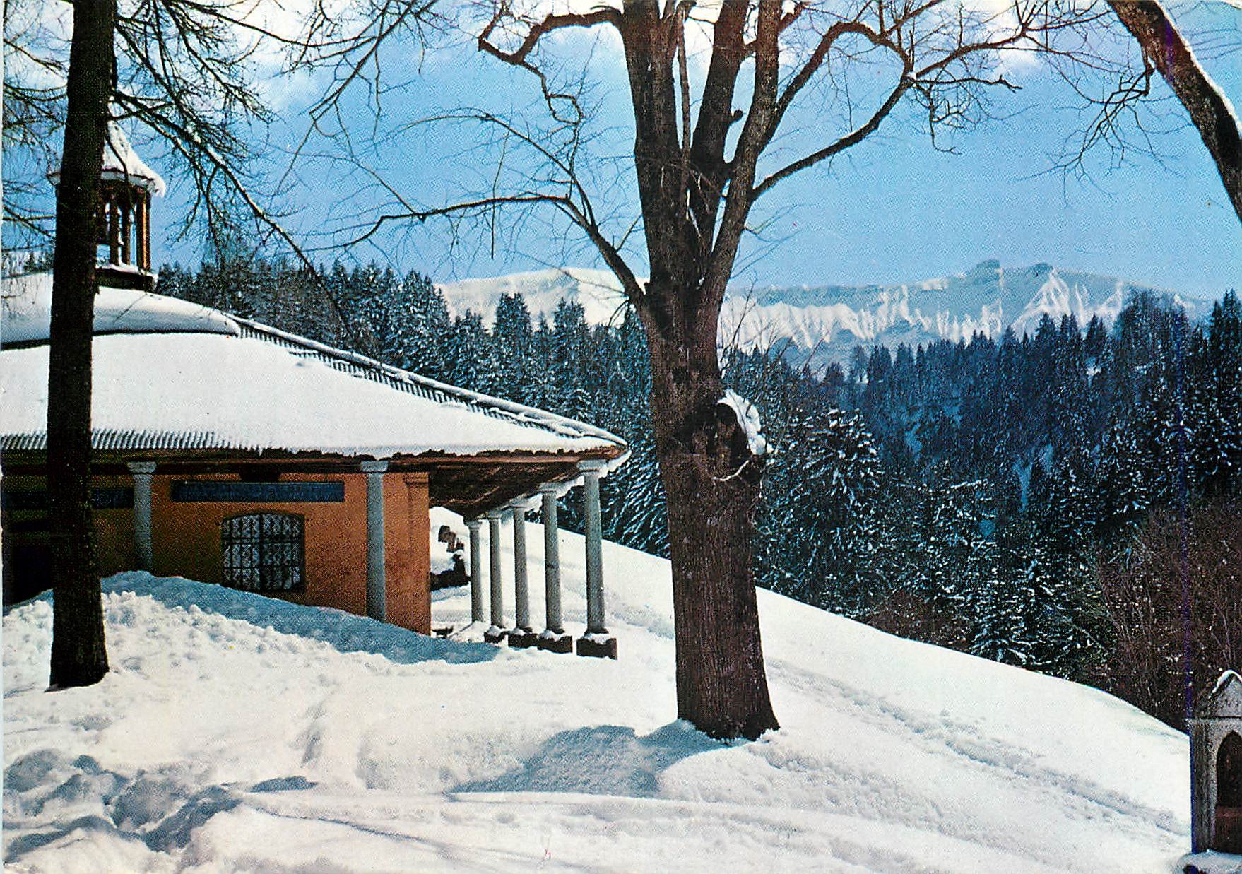 CPM La Capitale du Ski Megeve (Hte Savoe) alt 1113 m chapelle du Calvaire dans le fond les aiguilles