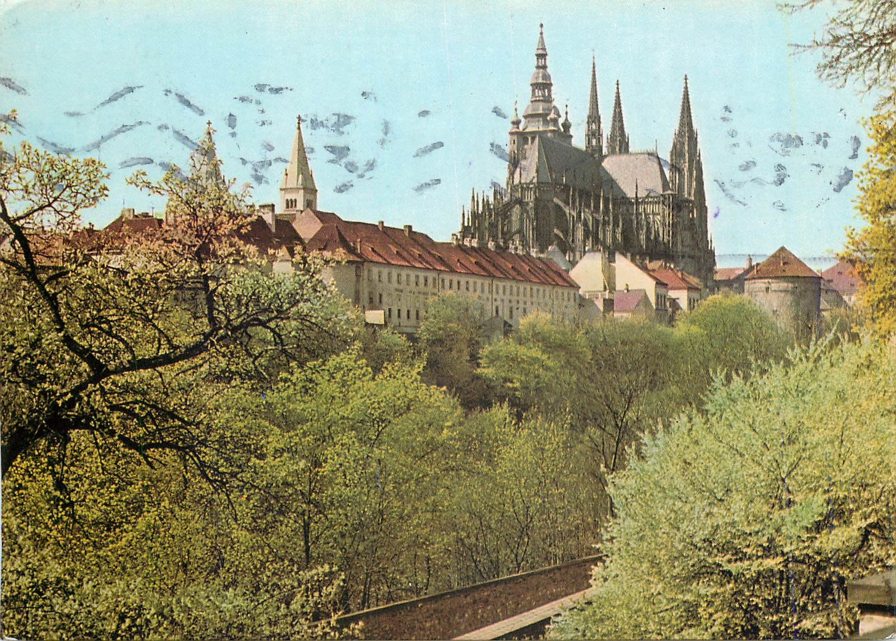 CPM Praha Chateau de Prague vu du Pavillon de Plaisance de la Reine Anne