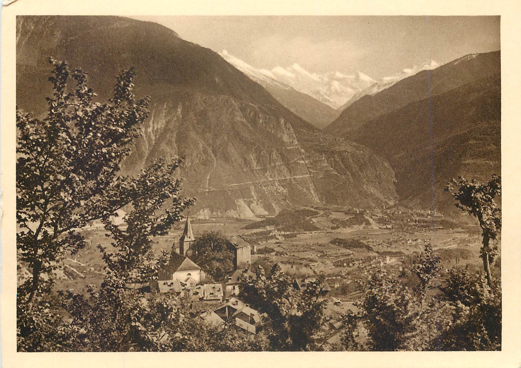 CPM Sierre au coeur du Valais Sierre vu de Venthone et Val d'Anniviers