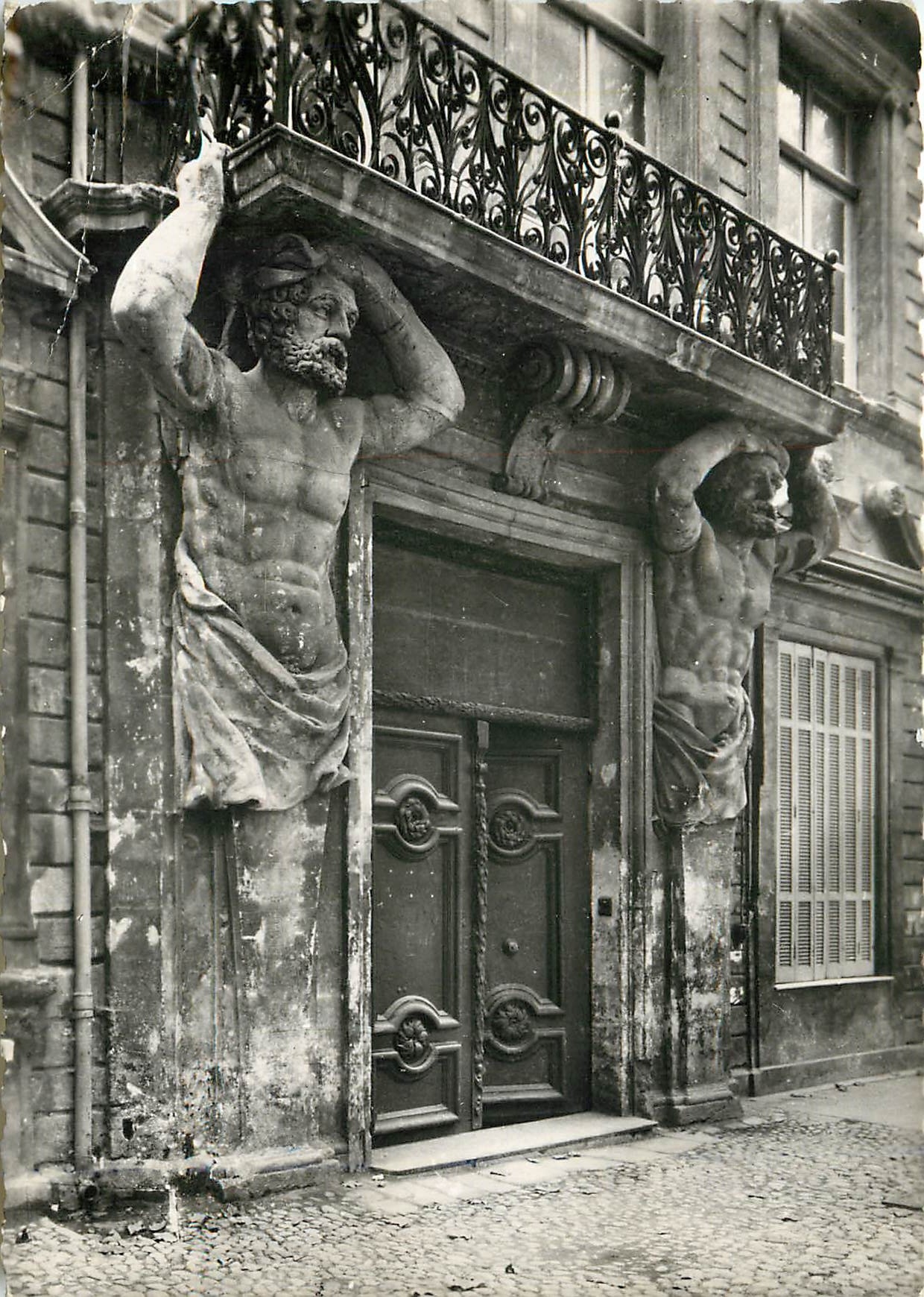 CPM La Cite du Roy Rene Aix en Provence L'Hotel d'Espagne