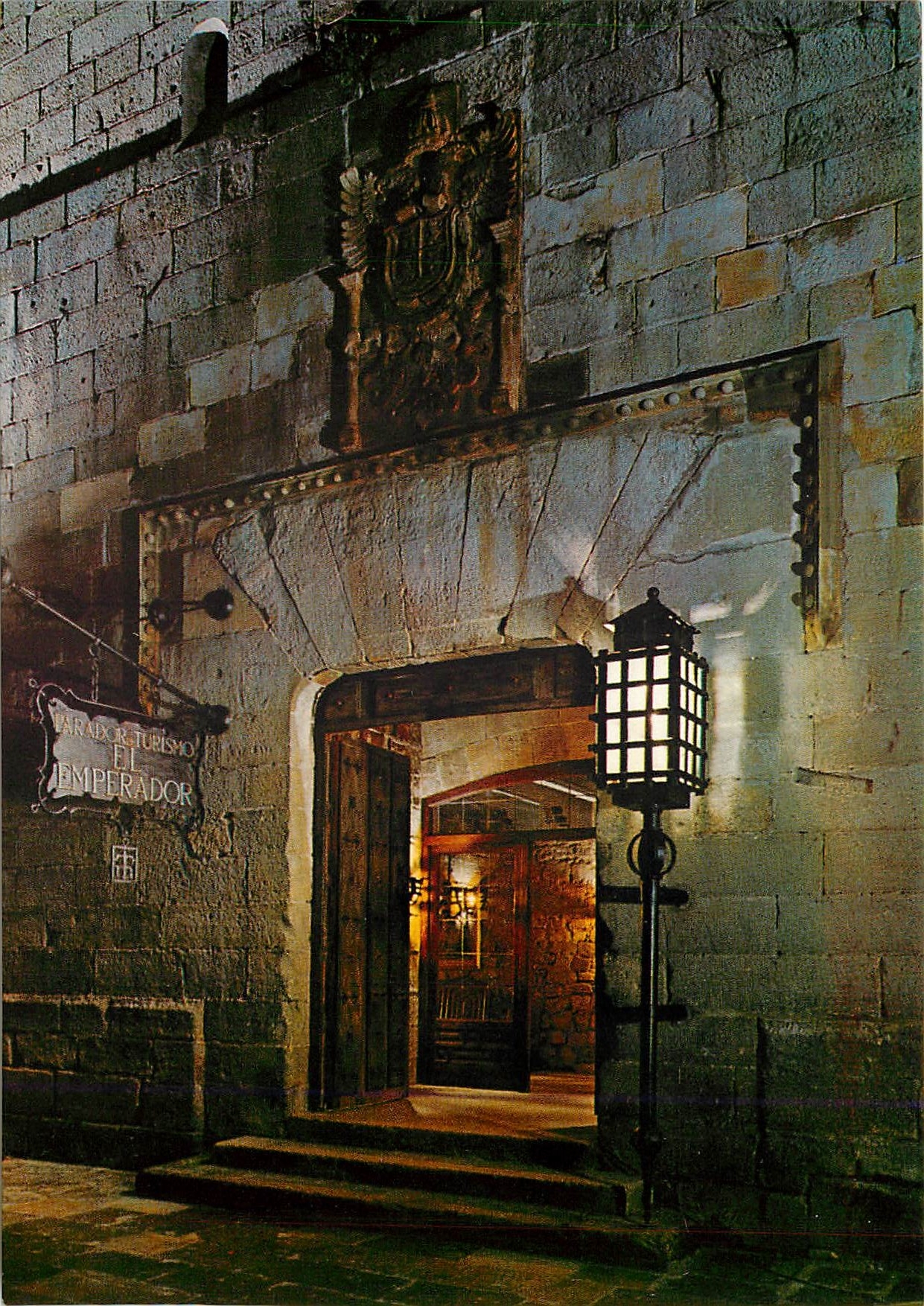 CPM Parador de Turismi El Emperador Fuenterrabia Facade Porte Principale