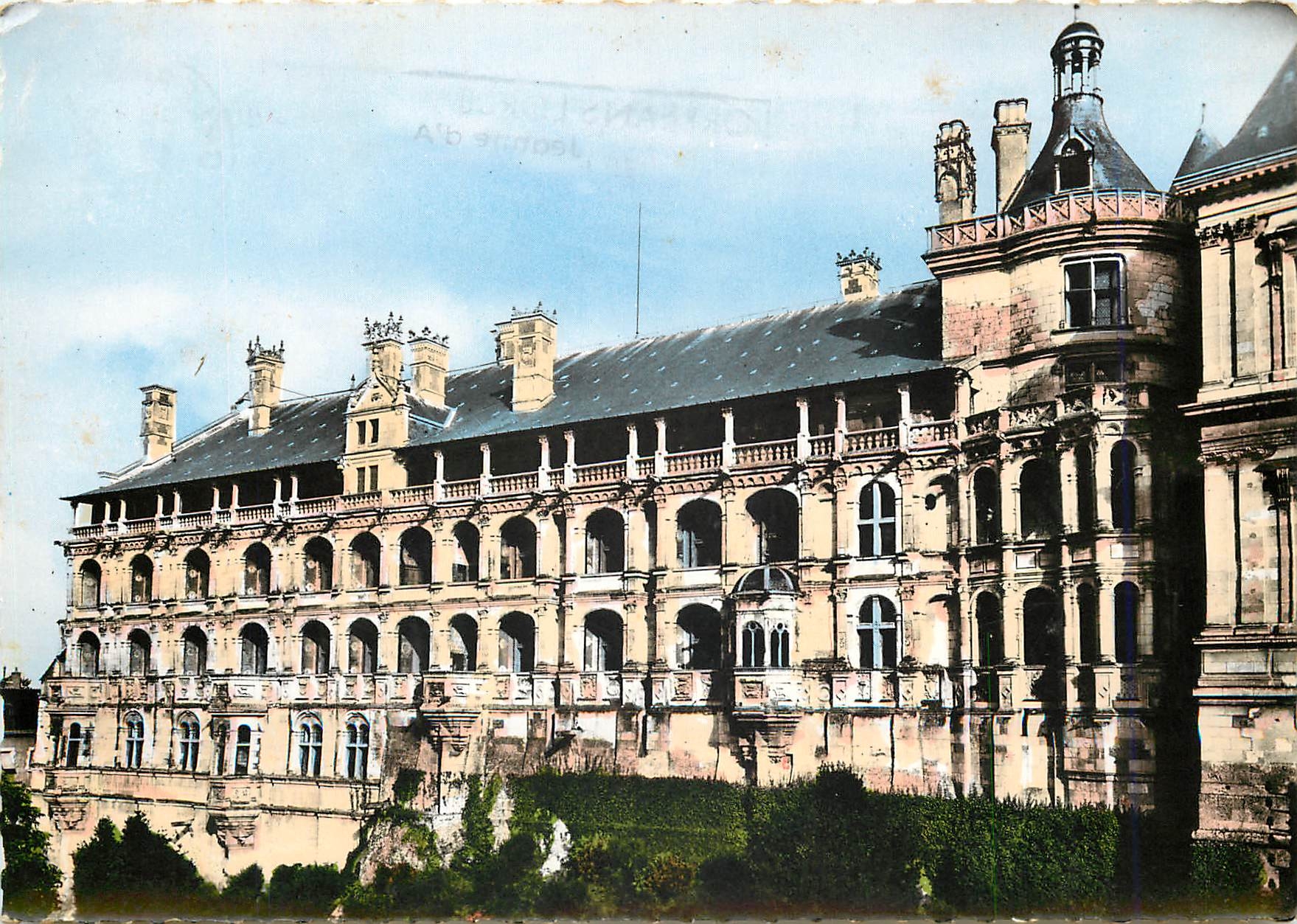 CPM Le Chateau de Blois La Facade des Loges Construit par Francois Ier au XVIe s