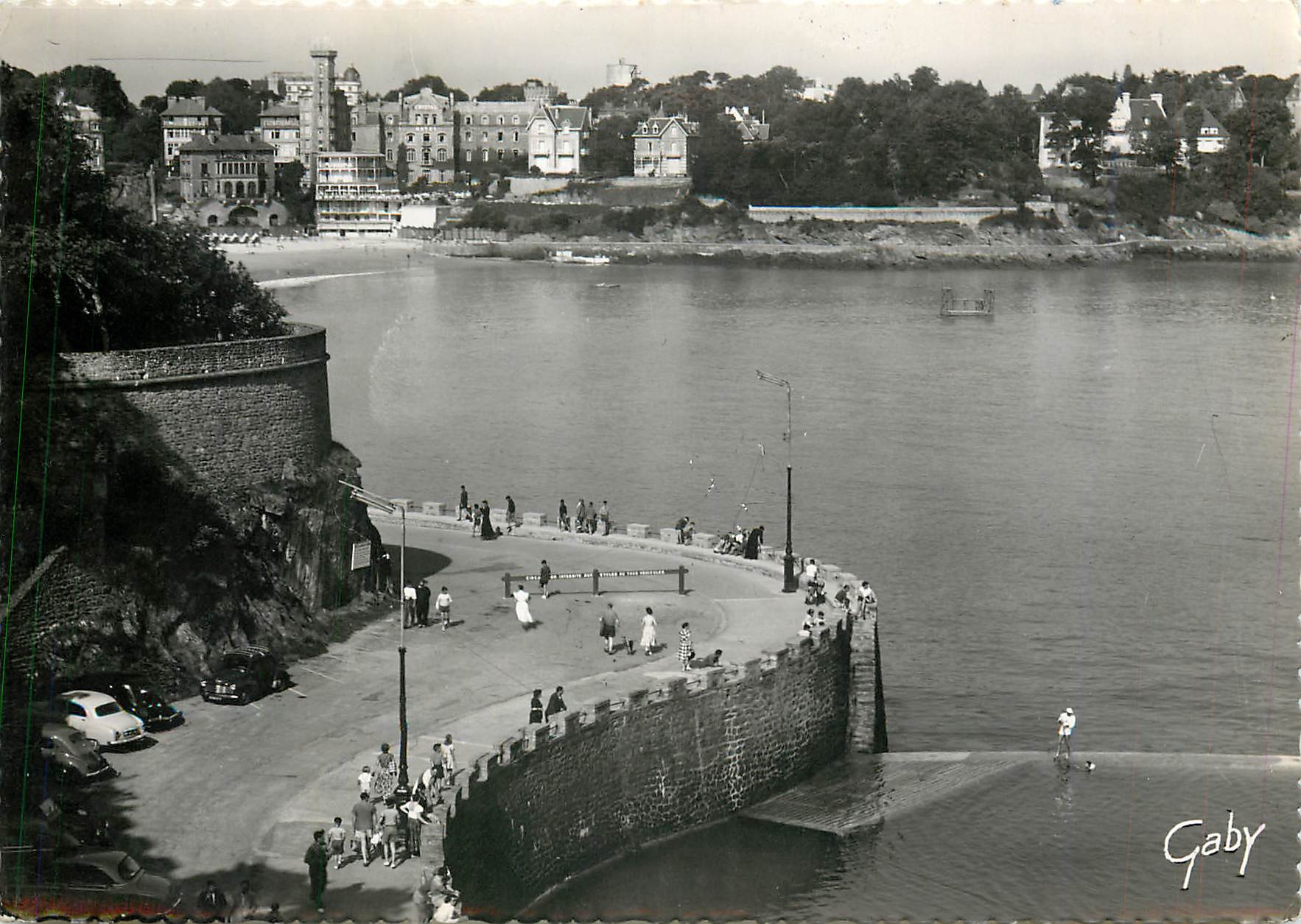 CPM Dinard (I et V) La Piscine de l'Ecluse et la Pointe de la Malouine