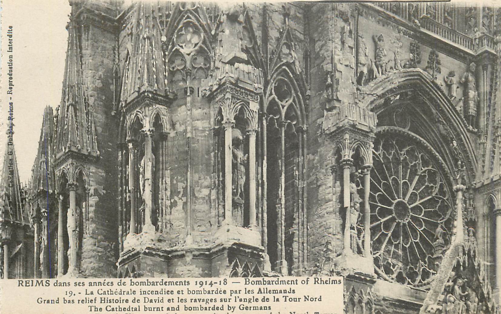 CPA Reims Dans ses annees de bombardement 1914 18 La Cathedrale incediee et bombardee par les Allema