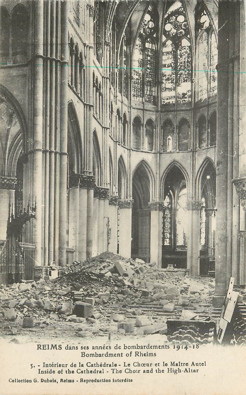 CPA Reims Dans ses annees de bombardement 1914 18 Interieur de la Cathedrale le Choeur et le Maitre 