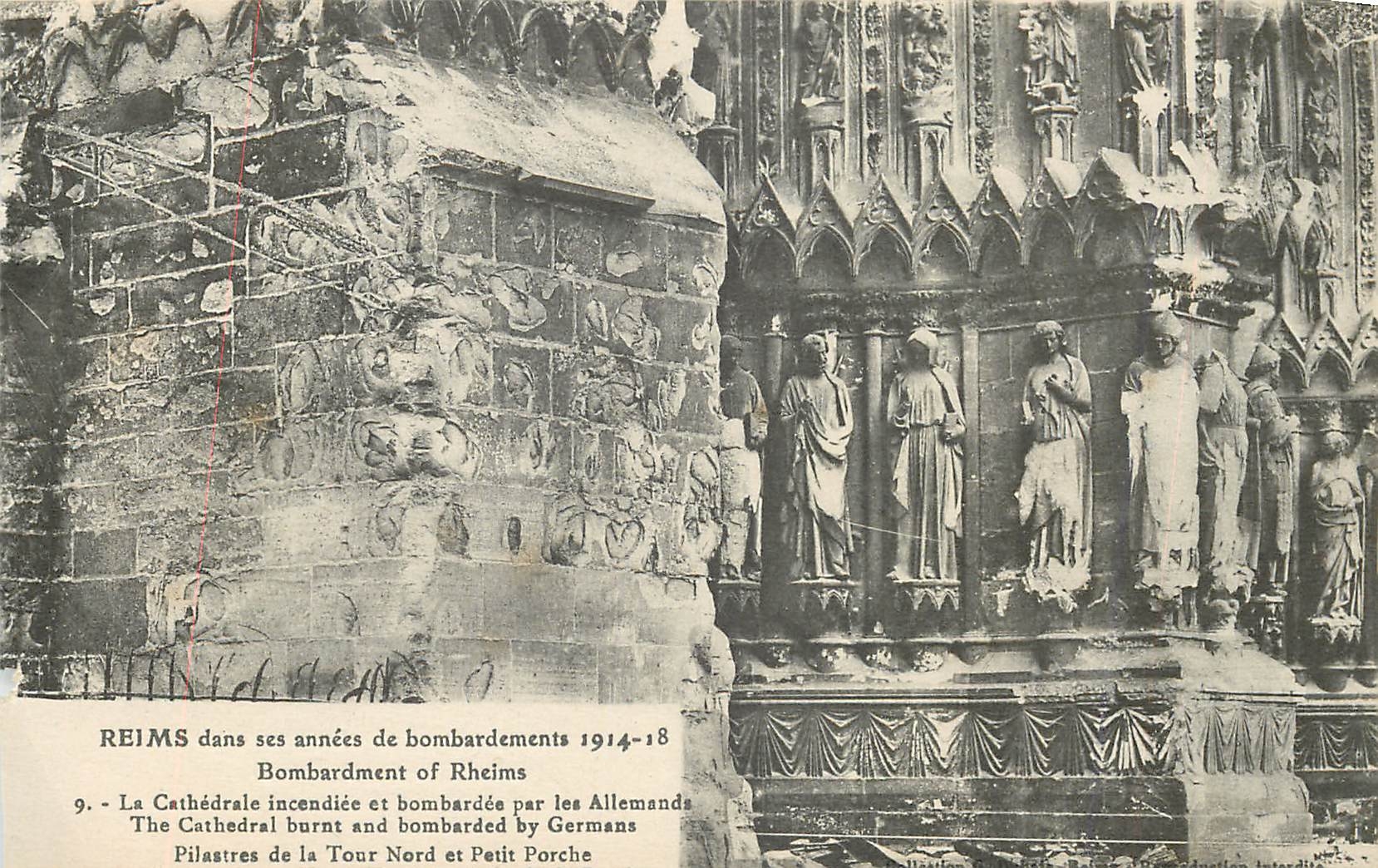 CPA Reims Dans ses annees de bombardement 1914 18 La Cathedrale incendiee et bombardee par les Allem