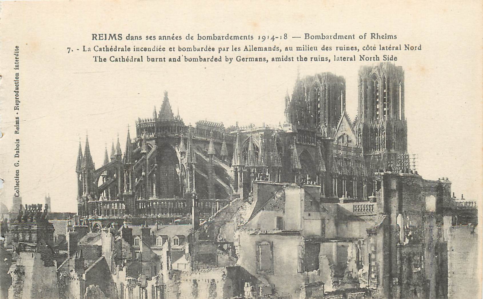 CPA Reims Dans ses annees de bombardement 1914 18 La Cathedrale incendiee et bombardee par les Allem