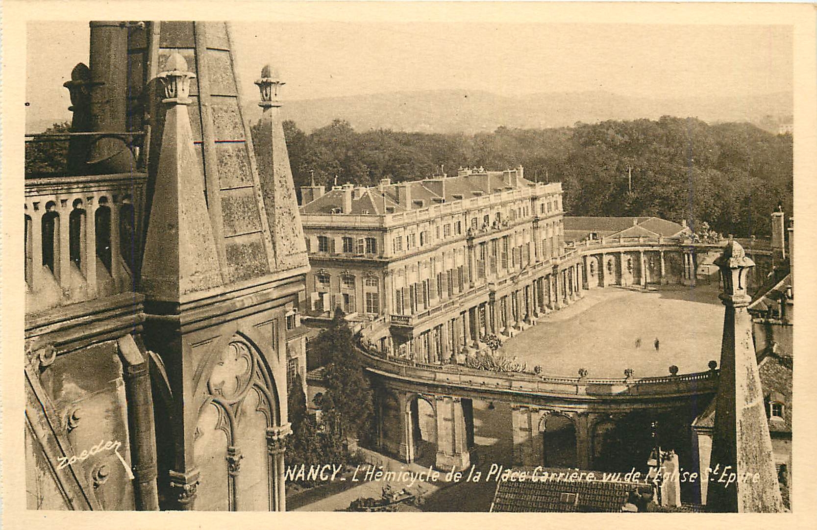 CPA Nancy La Coquette L'Hemicycle de la Place Carriere vu de l'Eglise St Epvre