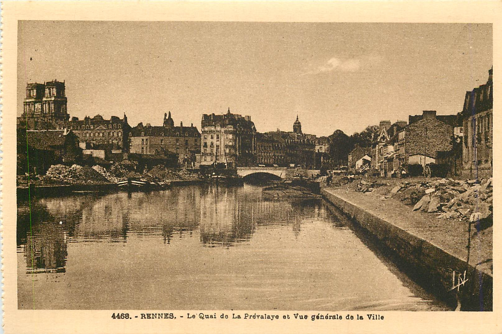 CPA Rennes Le Quai de la Prevalaye et vue generale de la ville
