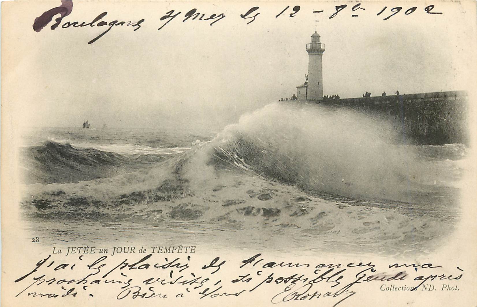 CPA La Jetee un Jour de Tempete Phare