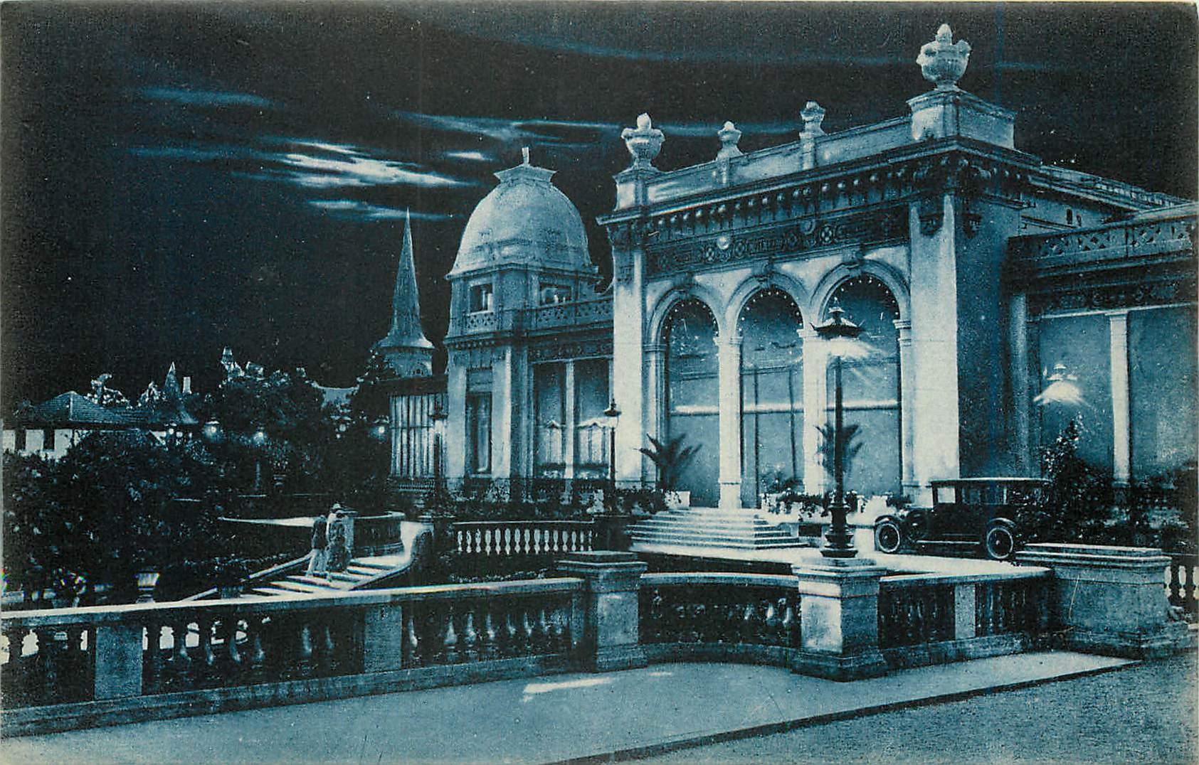 CPA Vittel La Nuit Entree du Parc et le Casino