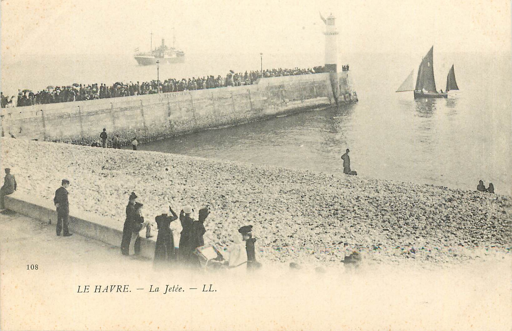 CPA Le Havre La Jetee Phare Bateaux