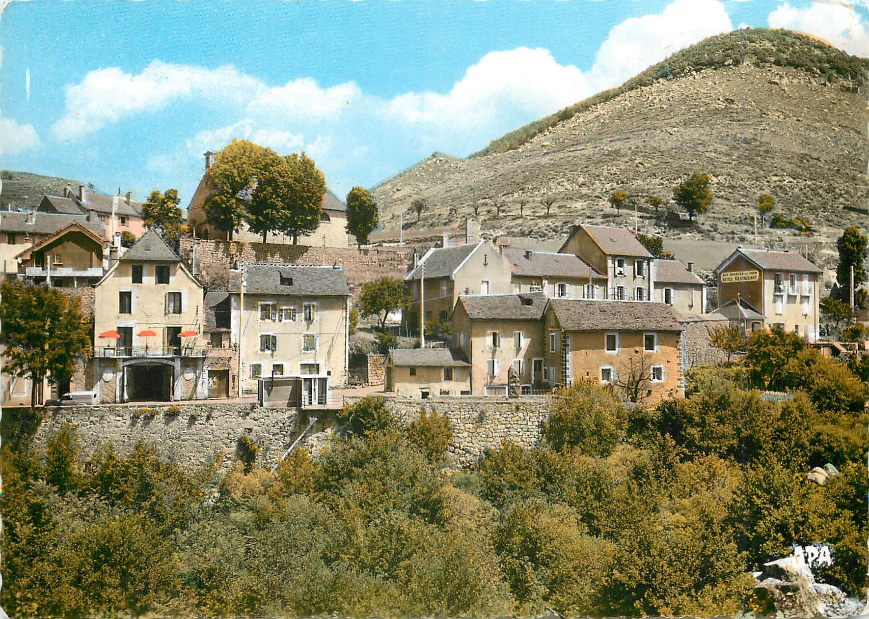 CPM Pont de Montvert Lozere Une vue sur le Quai