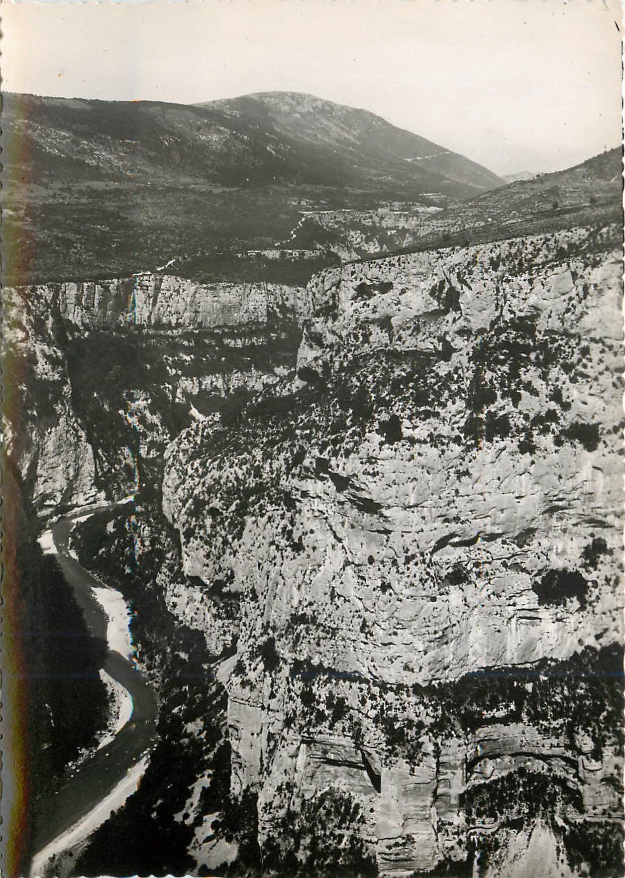 CPM Les Gorges Pittoresques du Verdon Corniche Sublime La Route vers Aiguines