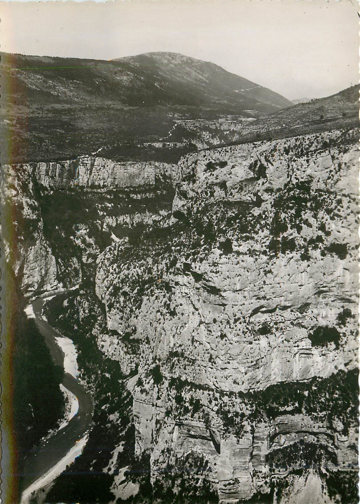 CPM Les Gorges Pittoresques du Verdon Corniche Sublime La Route vers Aiguines