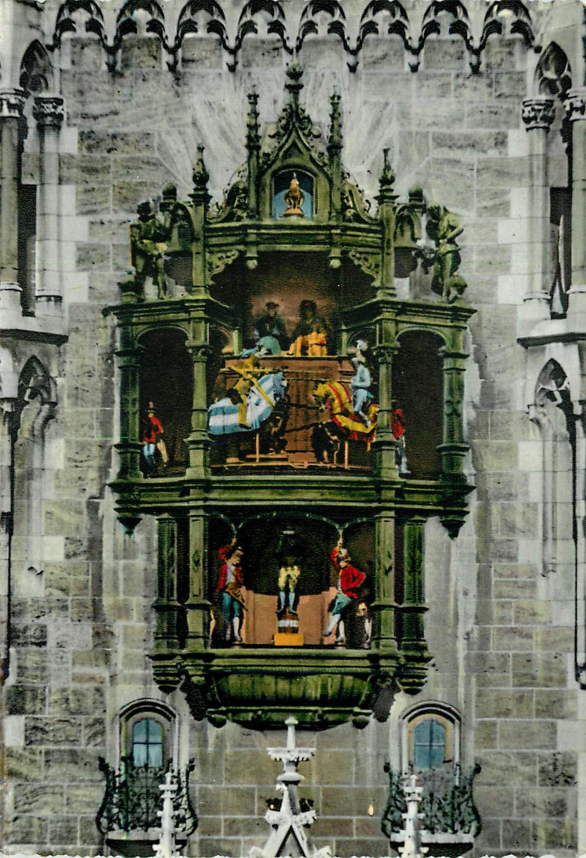 CPM Munchen Le Carillon de la tour de l'Hotel de vibe