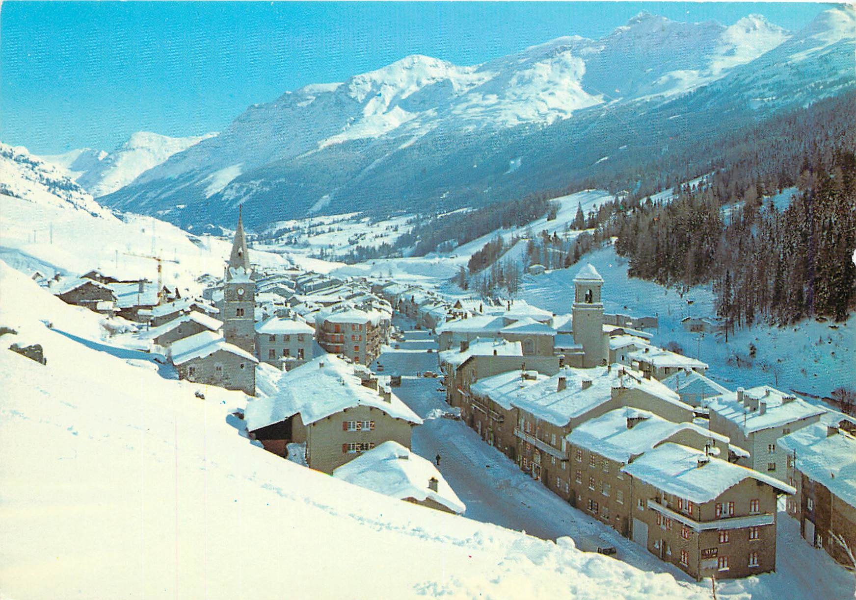 CPM En Haute Maurienne Savoie Val Cenis Lanslebourg Vue generale et la pointe de Ronce
