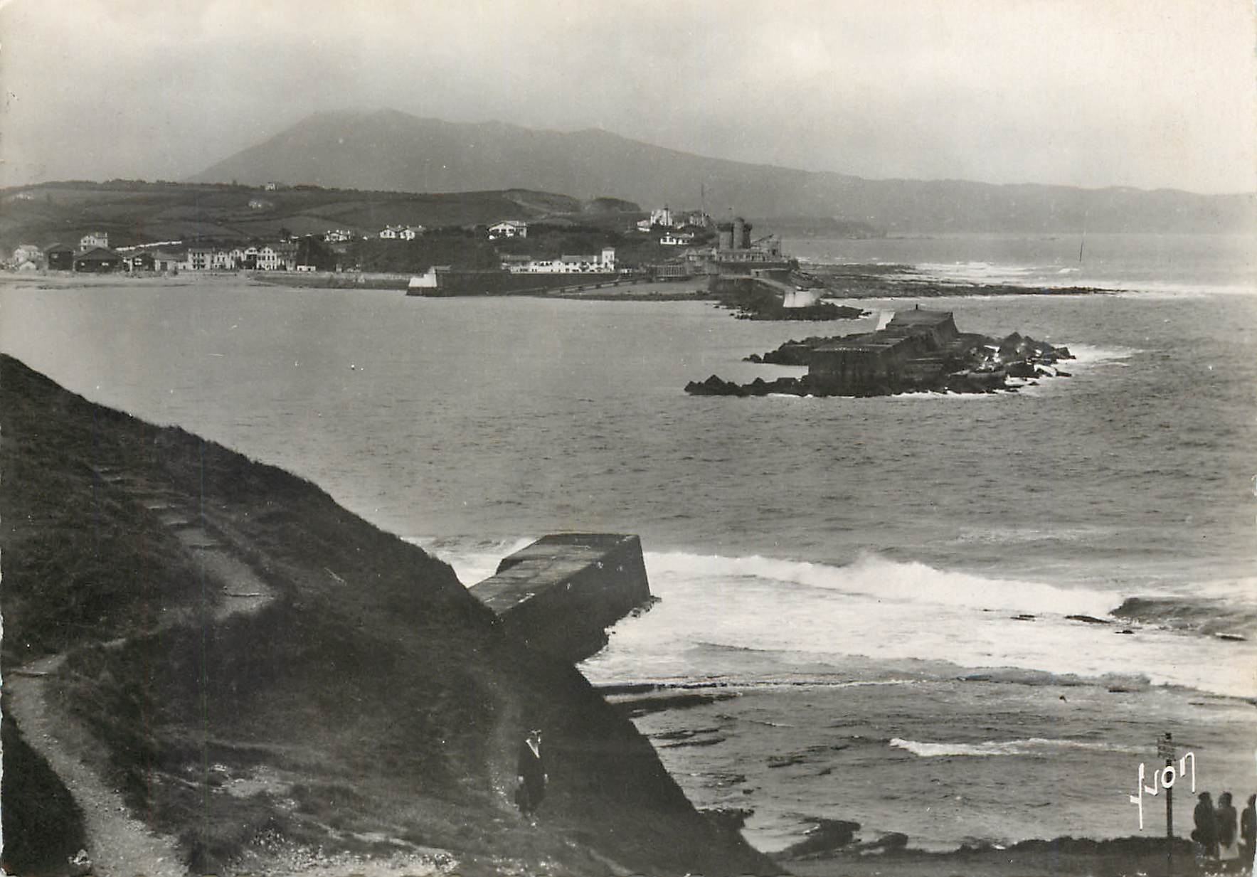 CPM St Jean de Luz Bses Pyr Entree de la Baie et le fort ae Socoa