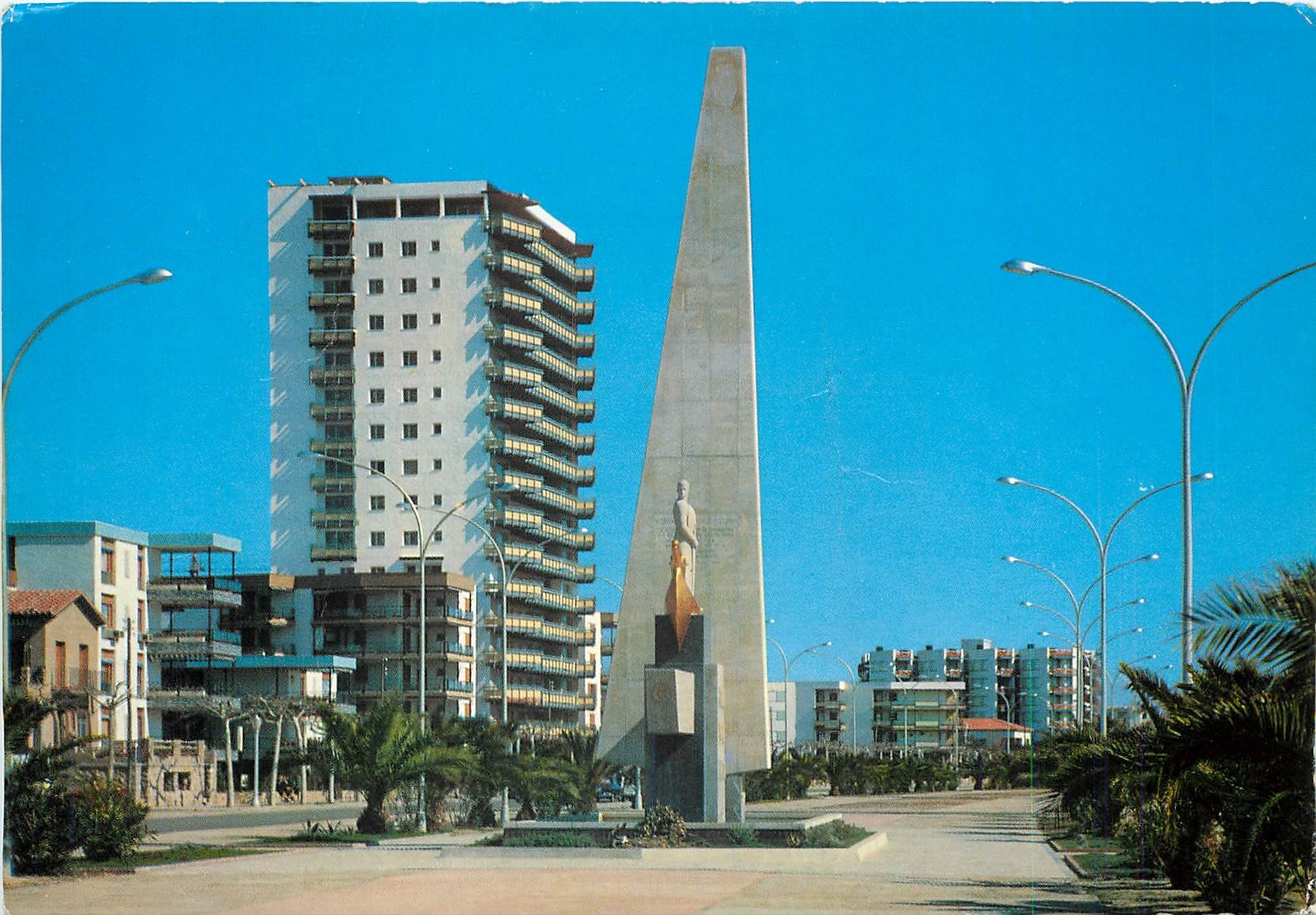 CPM Costa Dorada Tarragona Promenade et monument a Jaime I