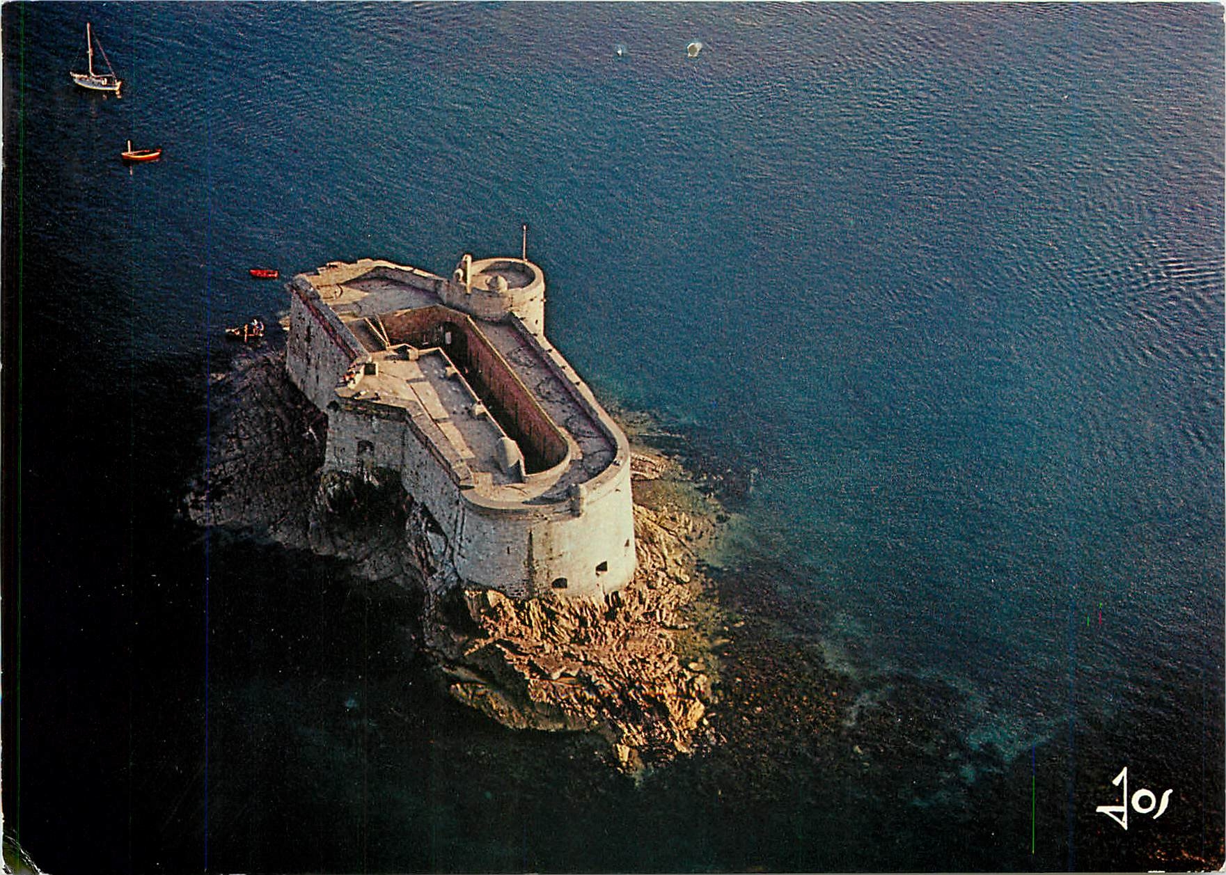 CPM Carantec Le chateau du Taureau qui defendait l'entree de la riviere de Morlaix contre les Anglai