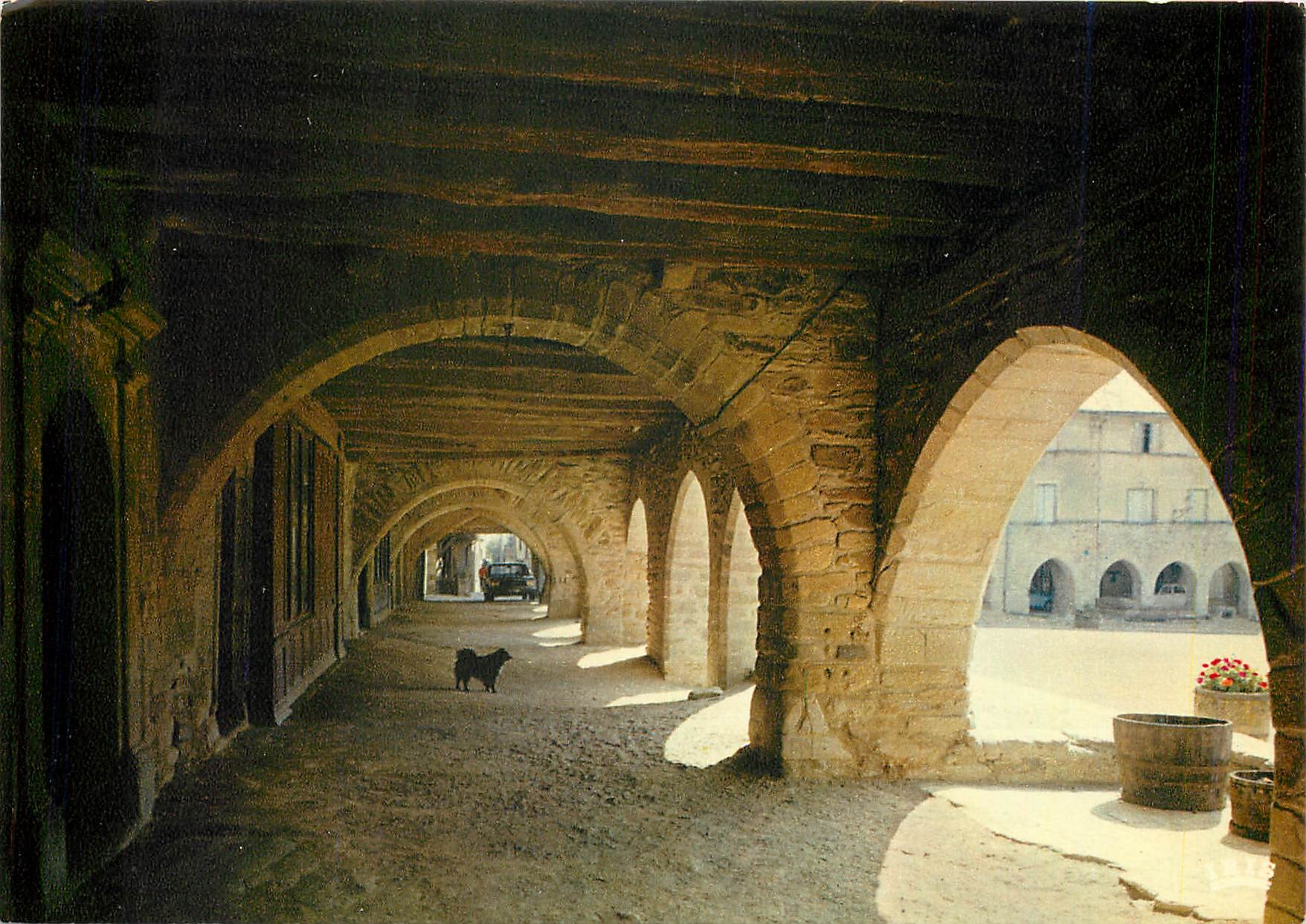 CPM Sauveterre En Rouergue Bastilde Royale du XIII siecle Les arcades