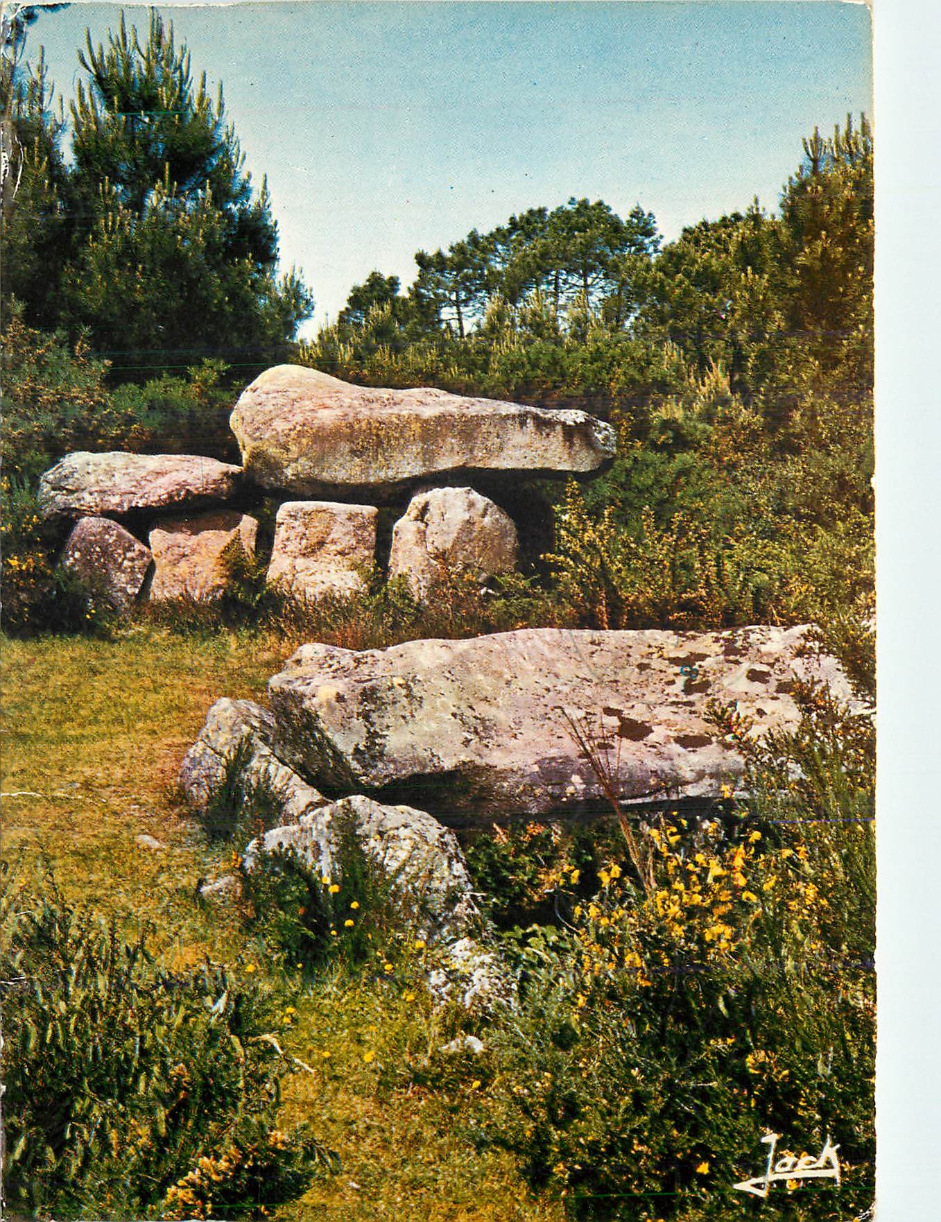 CPM Dolmen dans la lande bretonne 