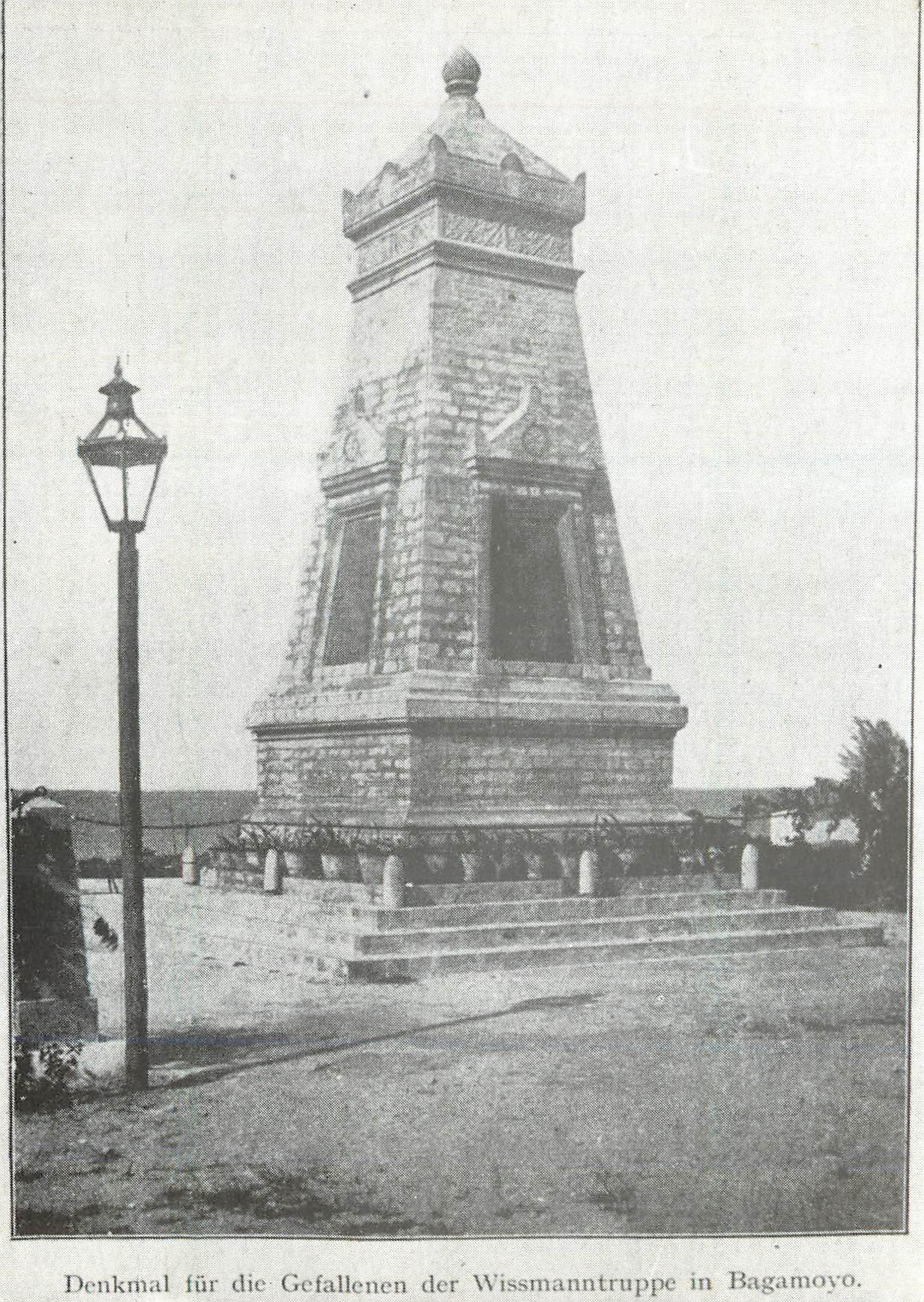 CPM Denkmal fur die Gefallenen der Wissmanntruppe in Bagamoyo