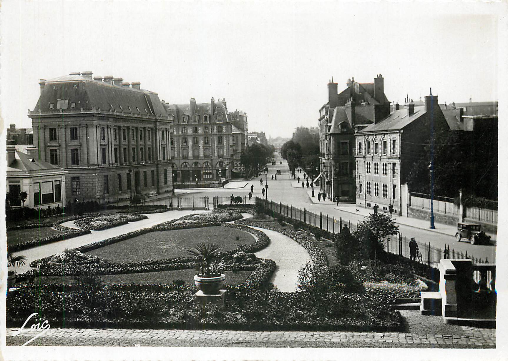 CPM Rennes Avenue Janvier vue du Square du Palais Saint Georges