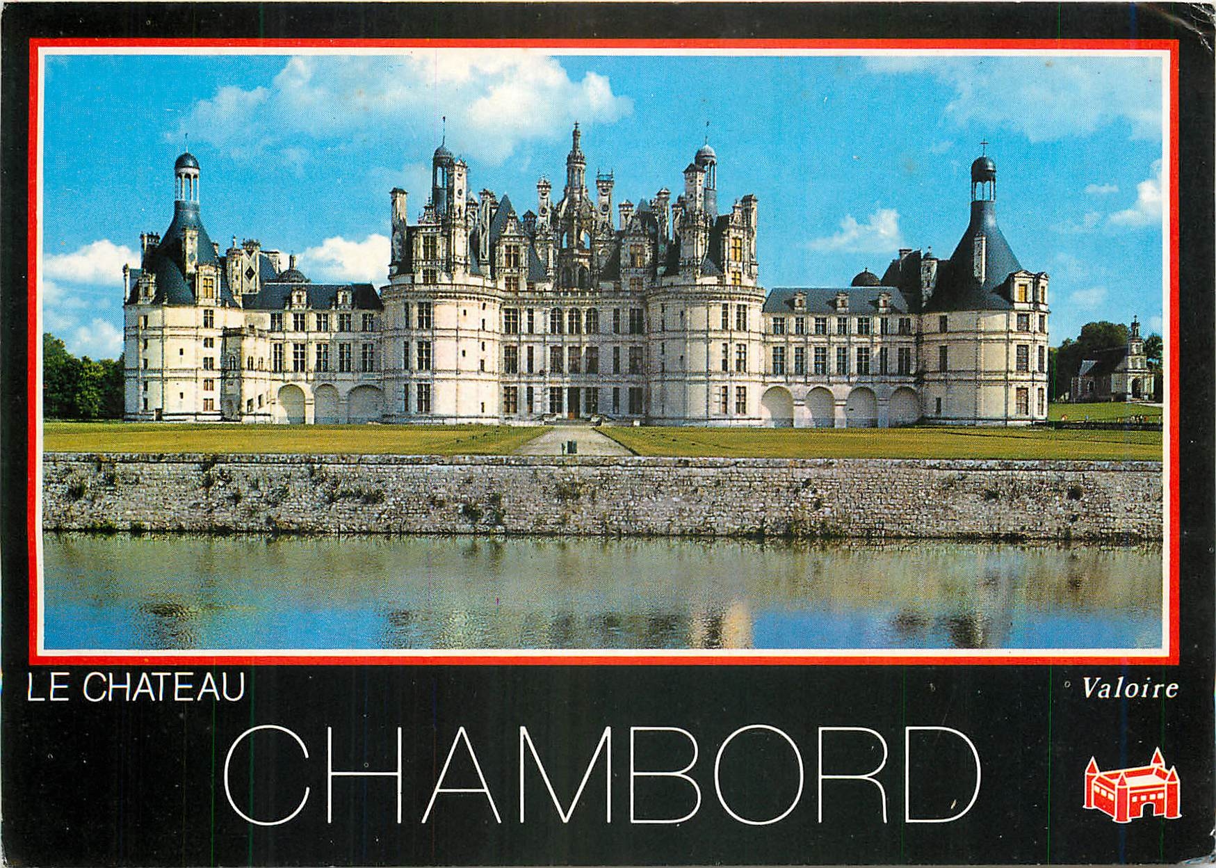 CPM Chambord Loir et Cher La facade principale du chateau et au premier plan le Cosson