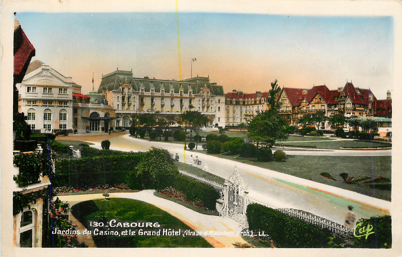 CPM Cabourg Jardins du Casino et le Grand Hotel