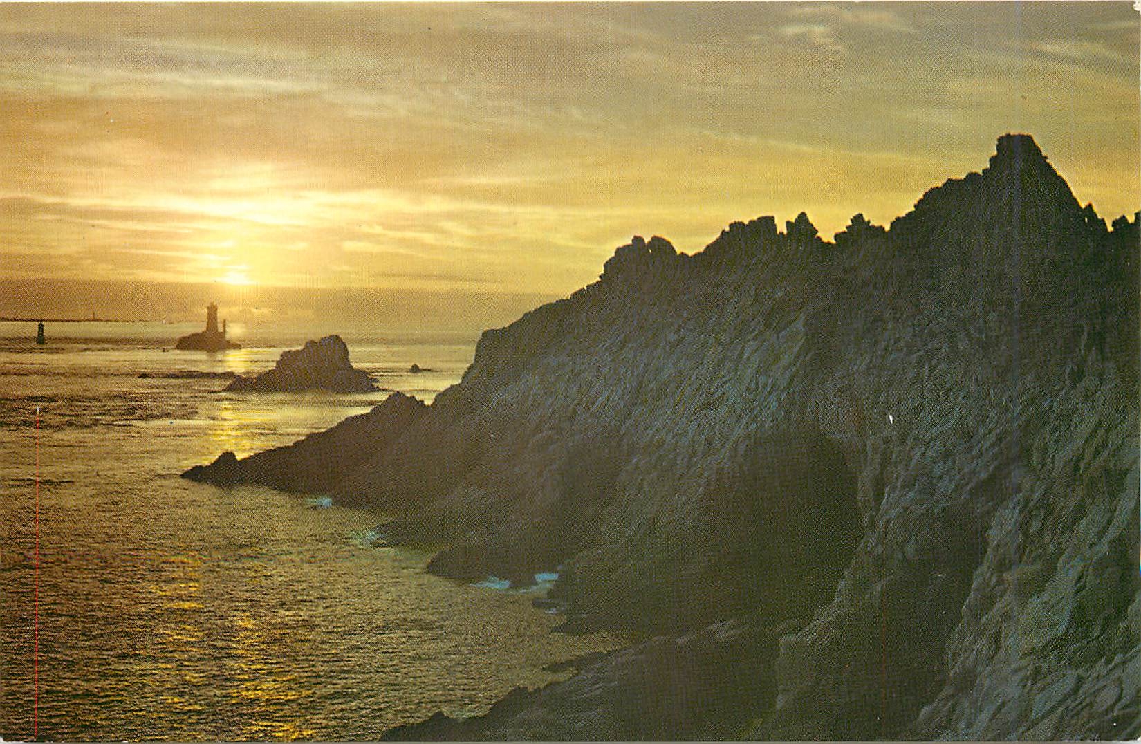 CPM Coucher de Soleil sur la Pointe du Raz