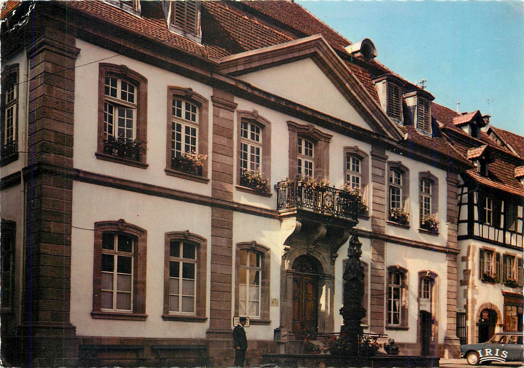 CPM Ribeauville Haut Rhin L'Hotel de Ville et la Fontaine