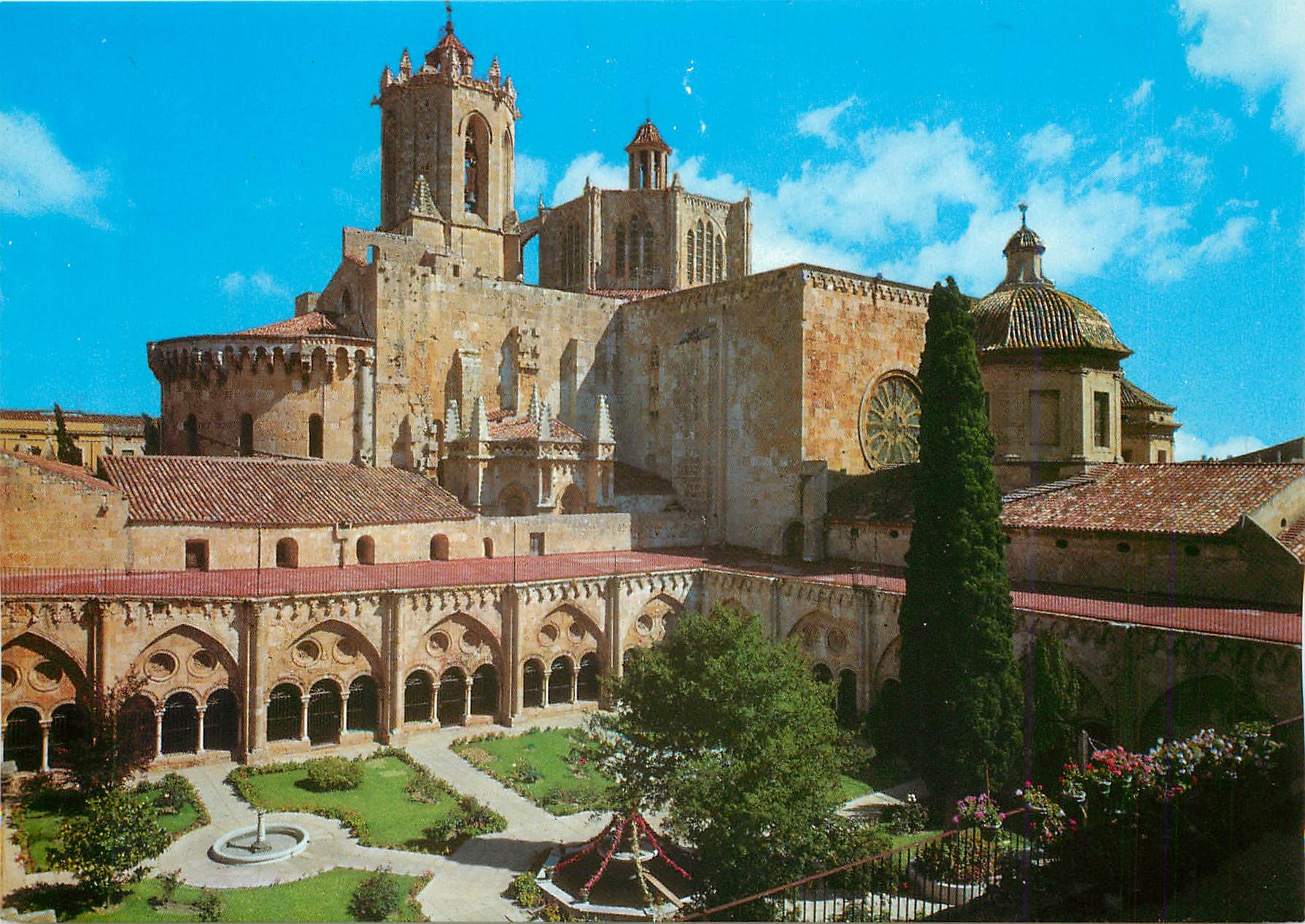 CPM Costa Dorada Tarragona Cathedrale Jardin de le cloitre et clocher 