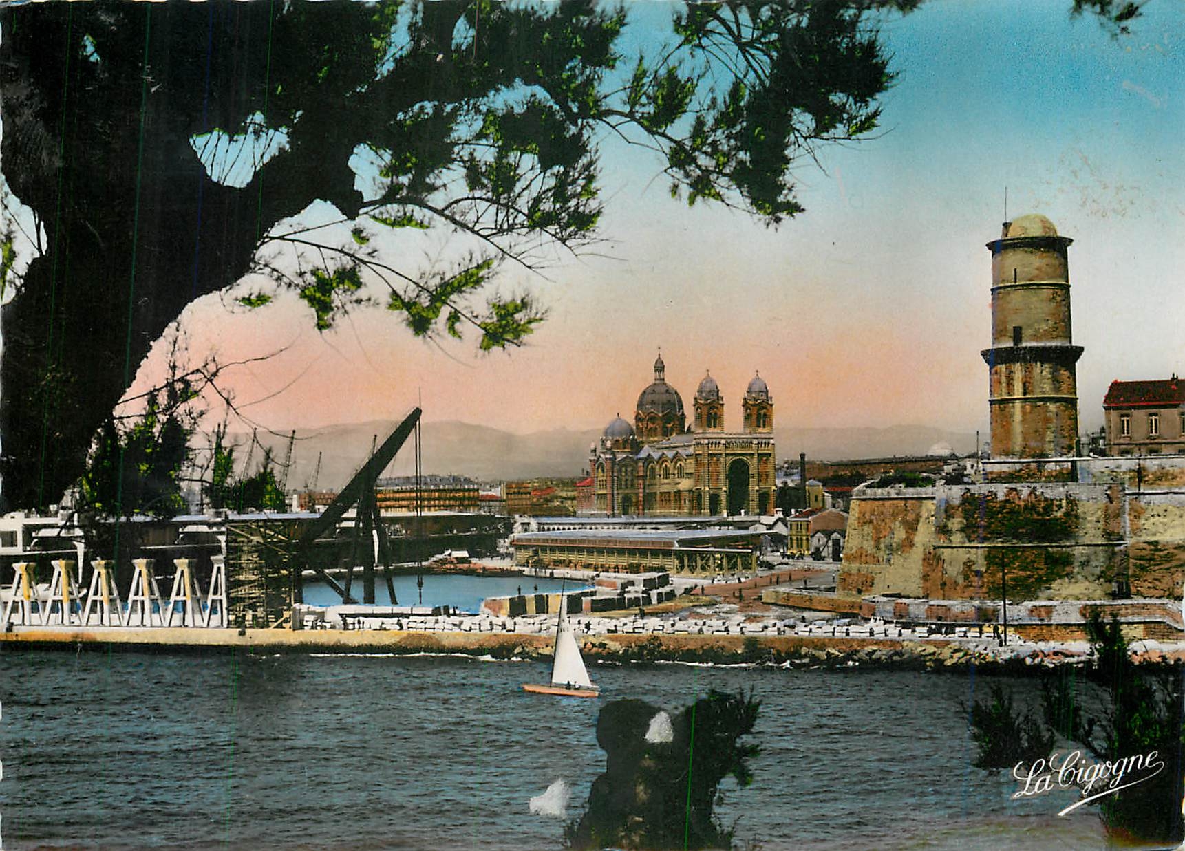 CPM Marseille La Cathedrale et le Fort Saint Jean 
