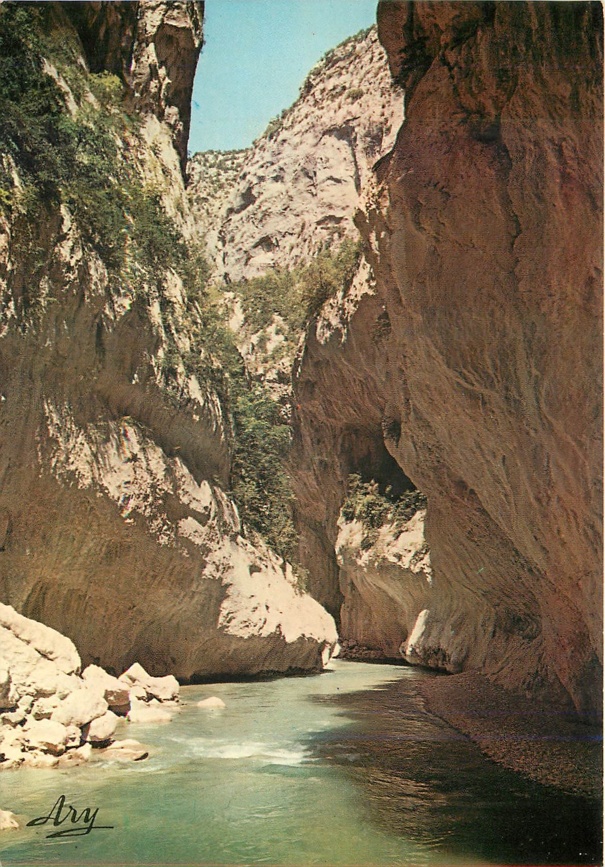 CPM Les Gorges Pittoresques du Verdon Au fond des Gorges l'entree des Ralinques 